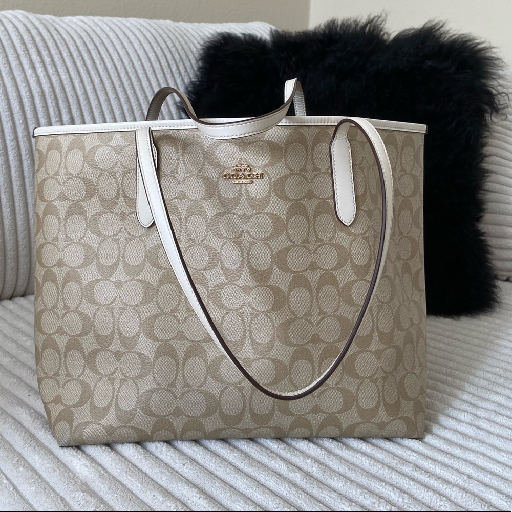 Coach signature tote